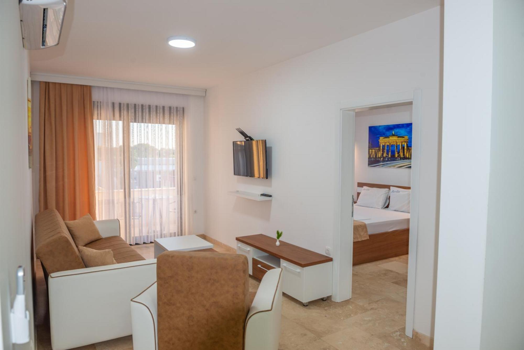 Bed and Breakfast Premium Berlin With Pool Улцинь Экстерьер фото