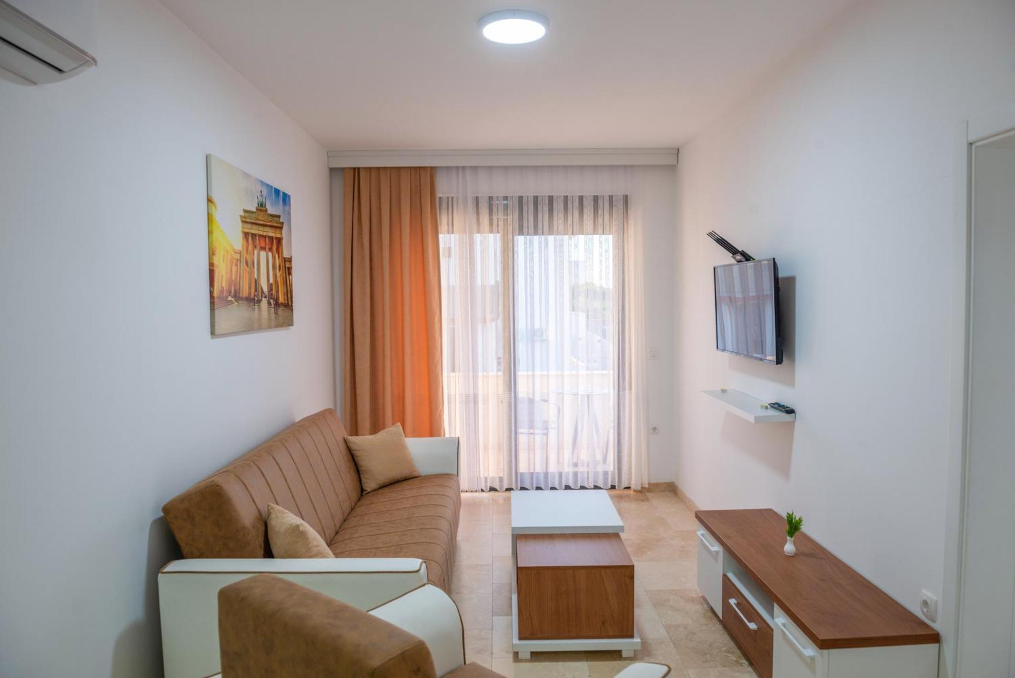 Bed and Breakfast Premium Berlin With Pool Улцинь Экстерьер фото