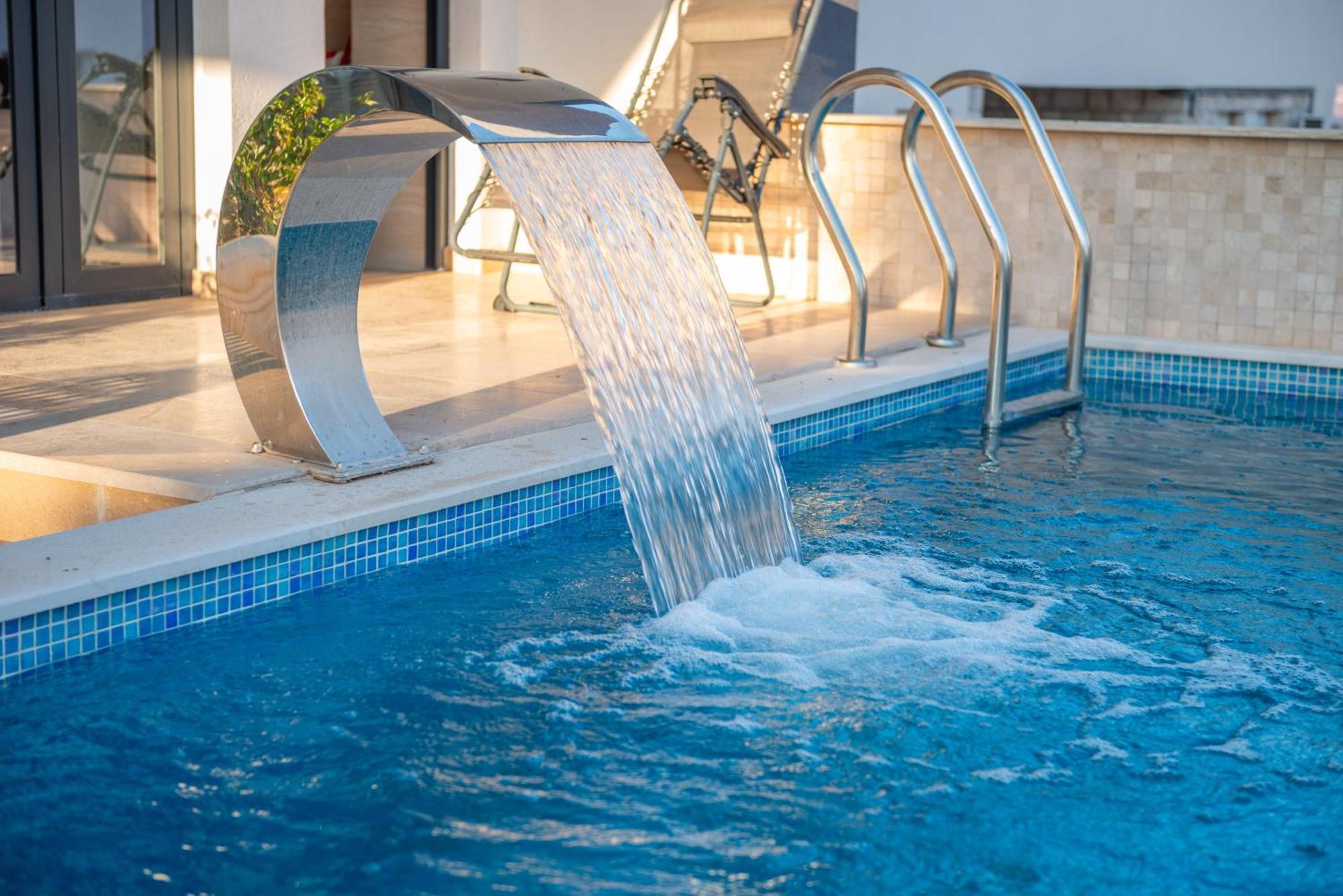 Bed and Breakfast Premium Berlin With Pool Улцинь Экстерьер фото
