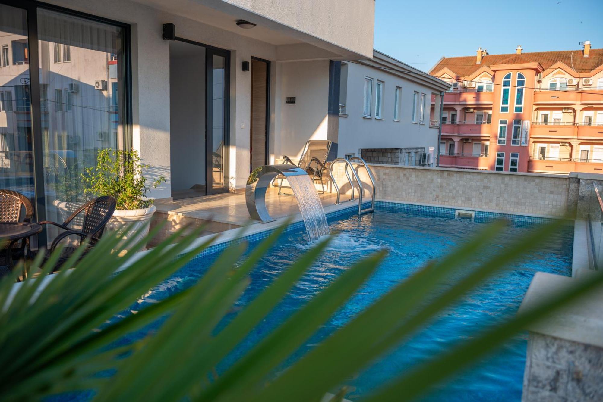 Bed and Breakfast Premium Berlin With Pool Улцинь Экстерьер фото