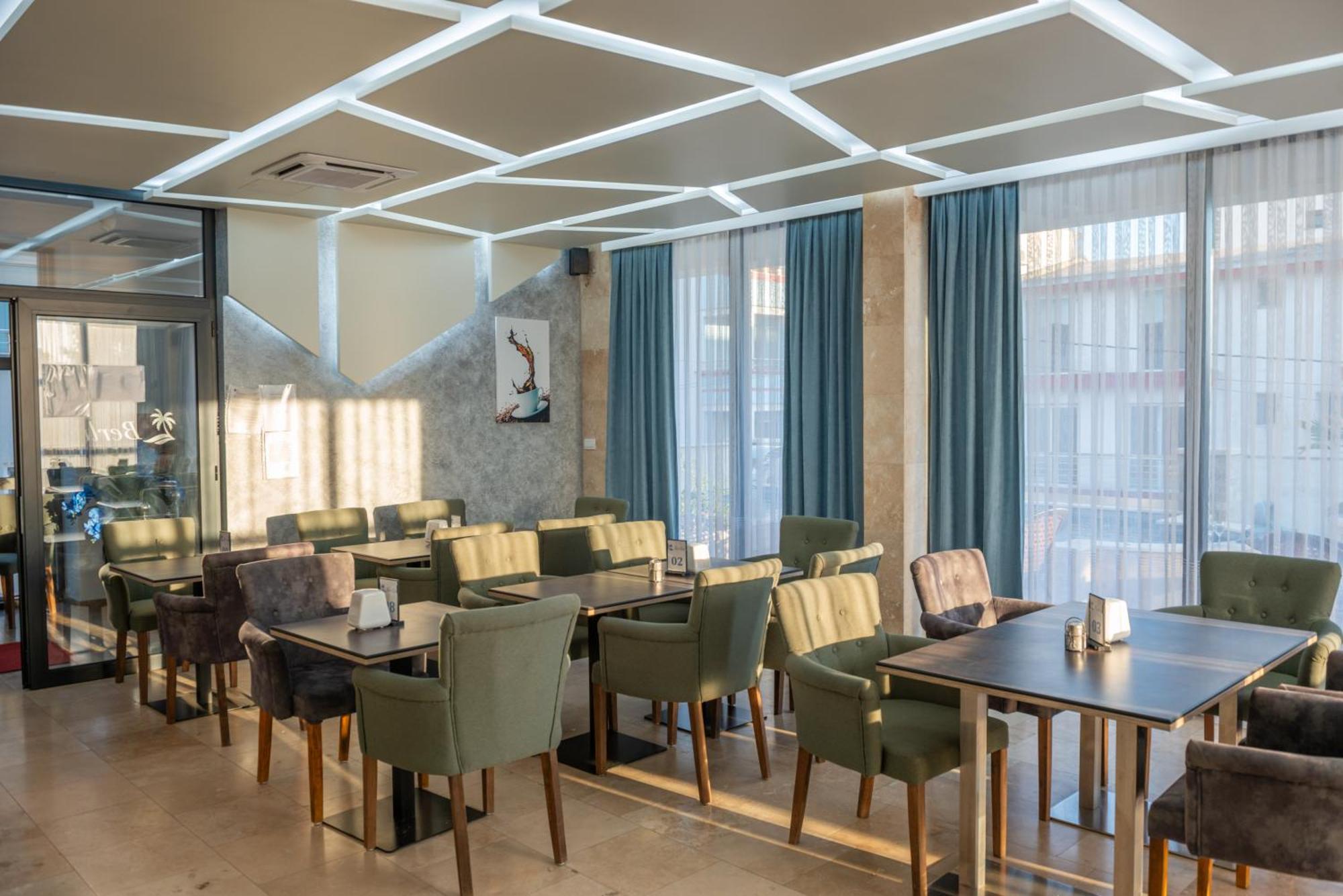 Bed and Breakfast Premium Berlin With Pool Улцинь Экстерьер фото