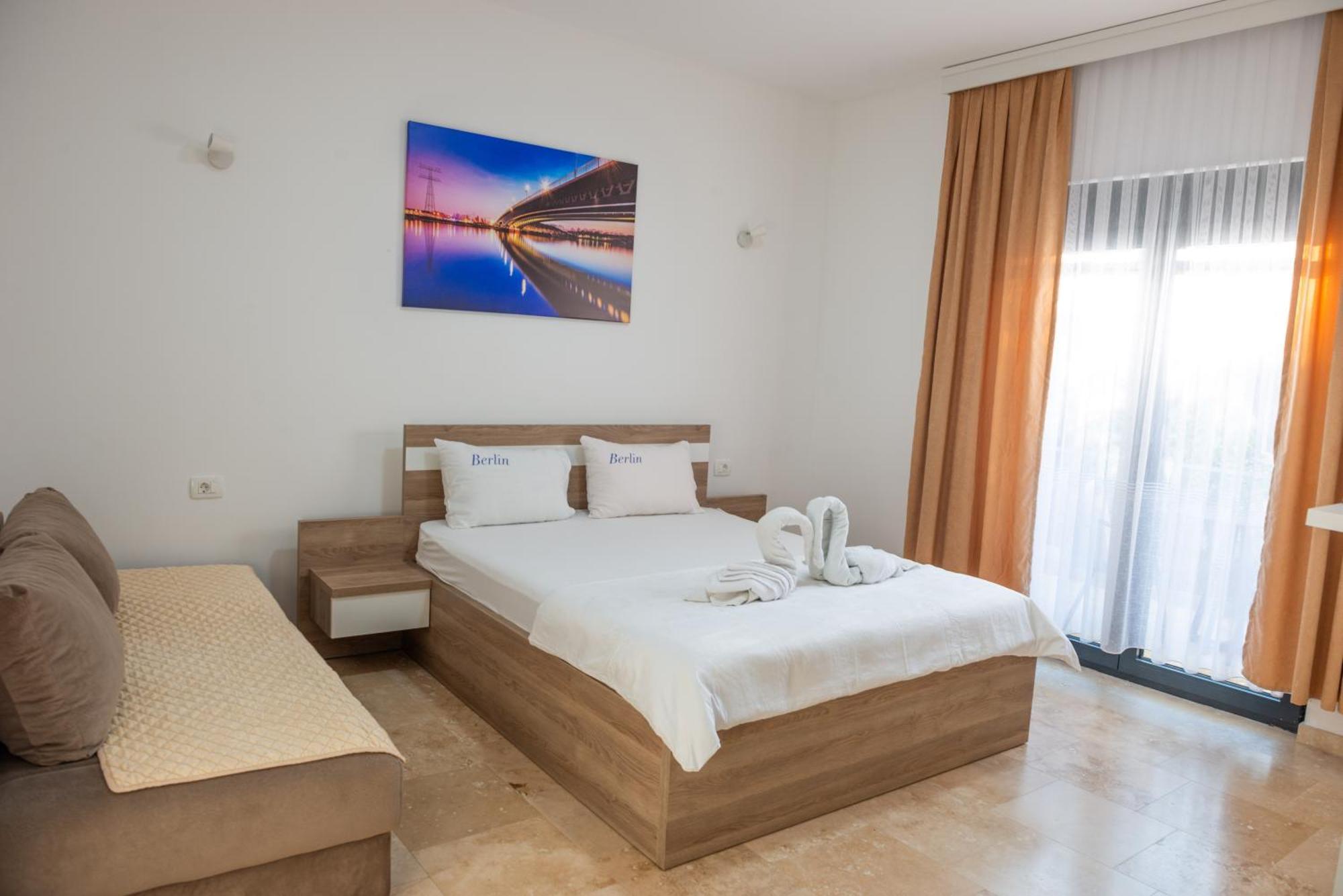 Bed and Breakfast Premium Berlin With Pool Улцинь Номер фото